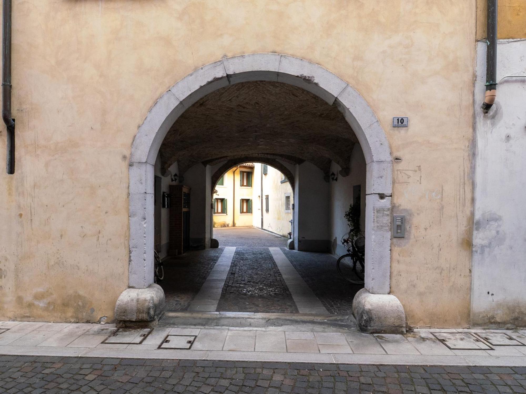 Appartamento Bonbon, Centro Storico Con Parcheggio Gorizia Exterior photo